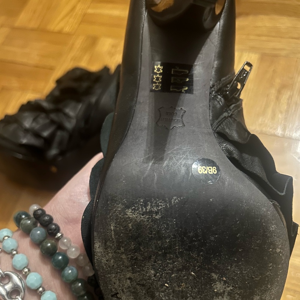 Bcbg heels - Picture 5 of 5
